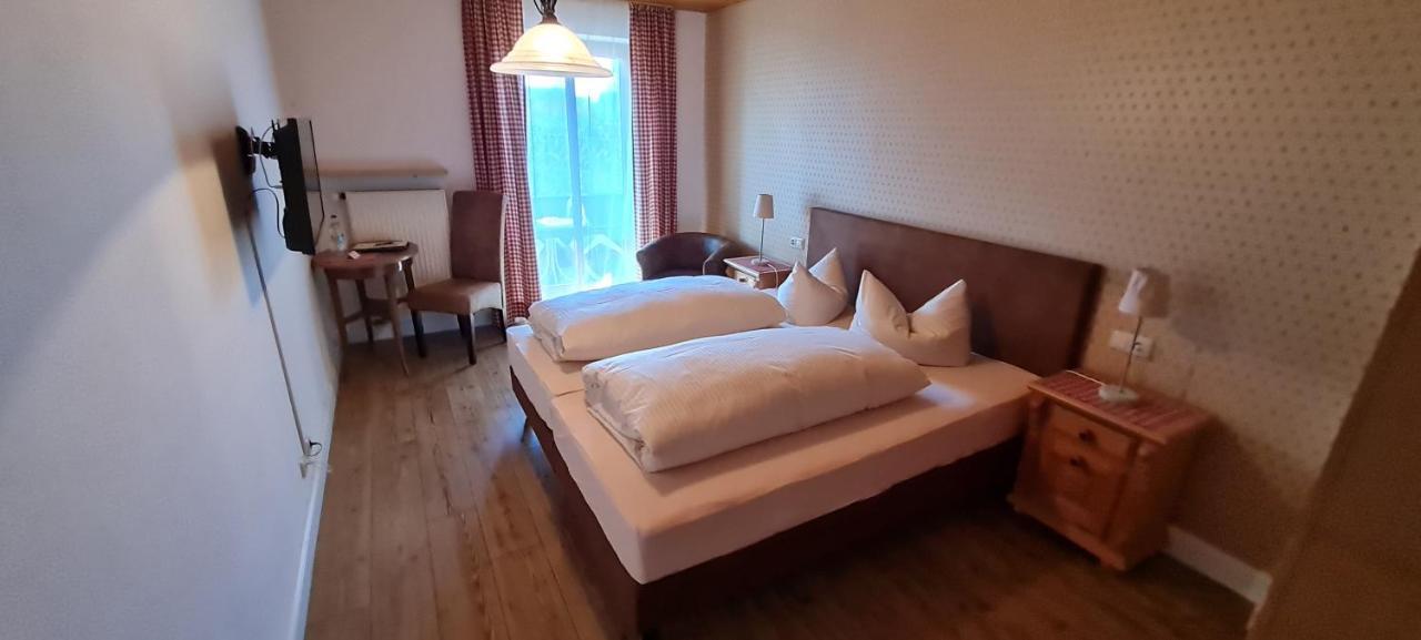 - Zur Post Gasthof